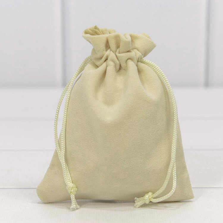 Мешочки бархатные 10*12 Бежевый 1/50 1/2000 Арт: 000811I/22